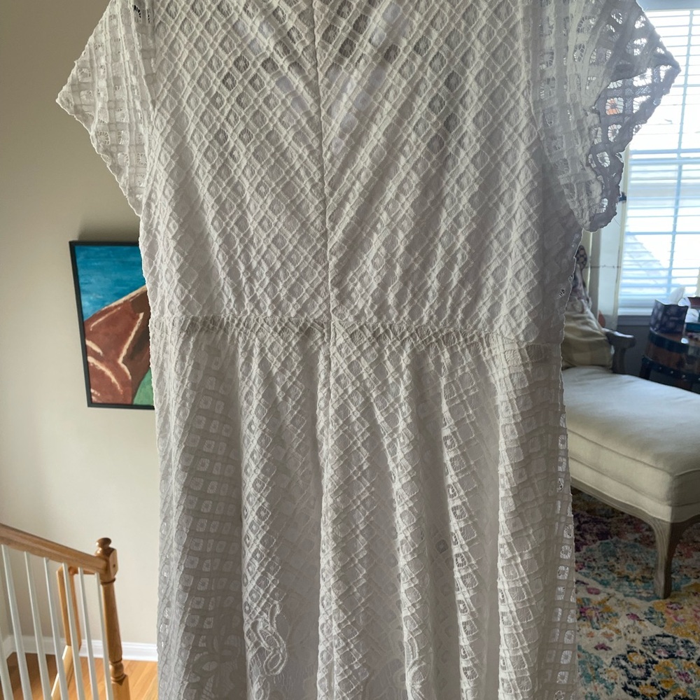 White Lace V-Neck Short Sleeve Dress - Picture 7 of 9